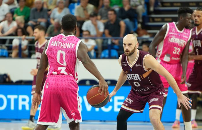 Défaite serrée pour le premier match de saison régulière